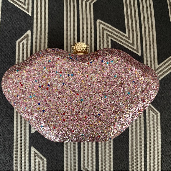 Pink Glitter Lip Shaped Clutch Chain Purse - Picture 10 of 12